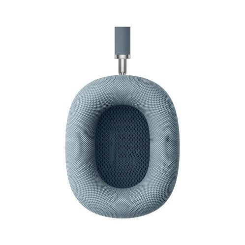 Крупный план амбушюра синих AirPods Max для оценки материалов